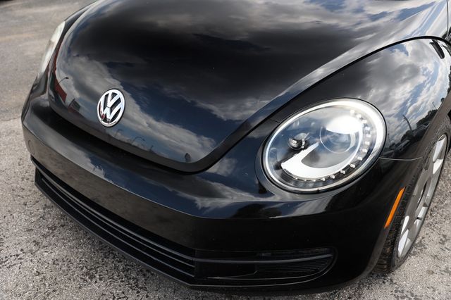 2013 Volkswagen Beetle Coupe 2dr Automatic 2.5L Fender Edition - 23023676 - 32