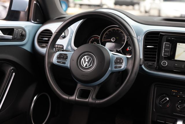 2013 Volkswagen Beetle Coupe 2dr Automatic 2.5L Fender Edition - 23050189 - 31