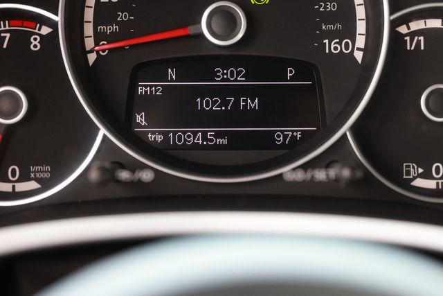 2013 Volkswagen Beetle Coupe 2dr Automatic 2.5L Fender Edition - 23050189 - 48