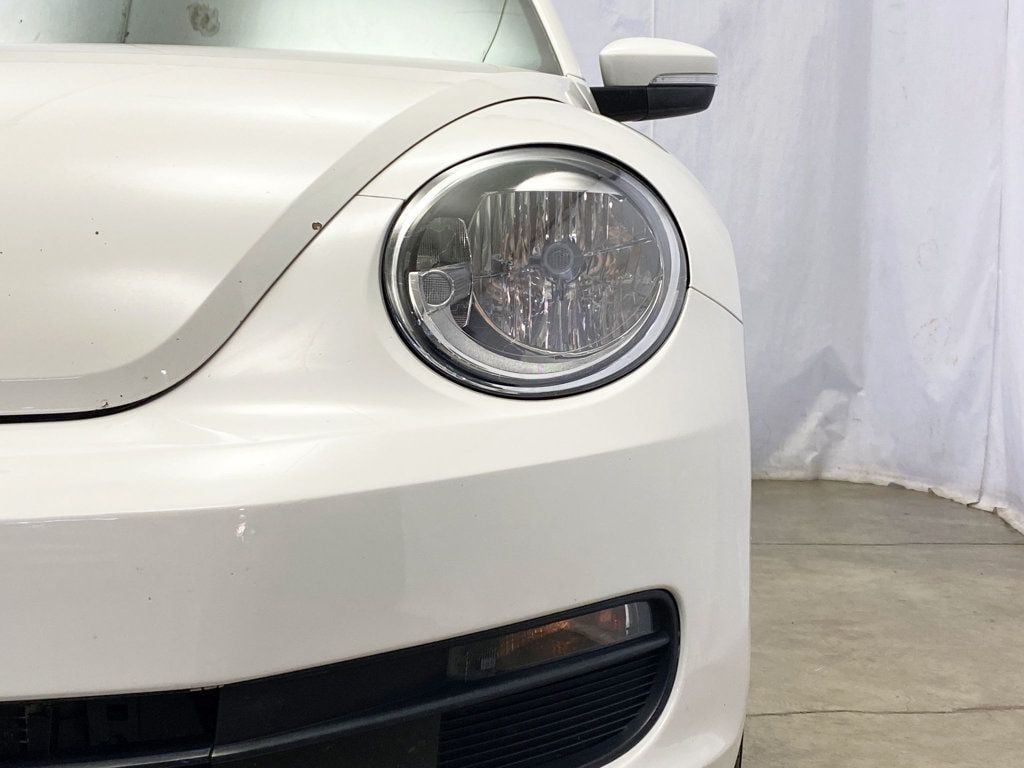 2013 Volkswagen Beetle 2.5L photo 11