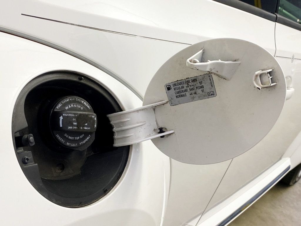 2013 Volkswagen Beetle Coupe 2dr Automatic 2.5L w/Sun/Sound/Nav - 22910908 - 15