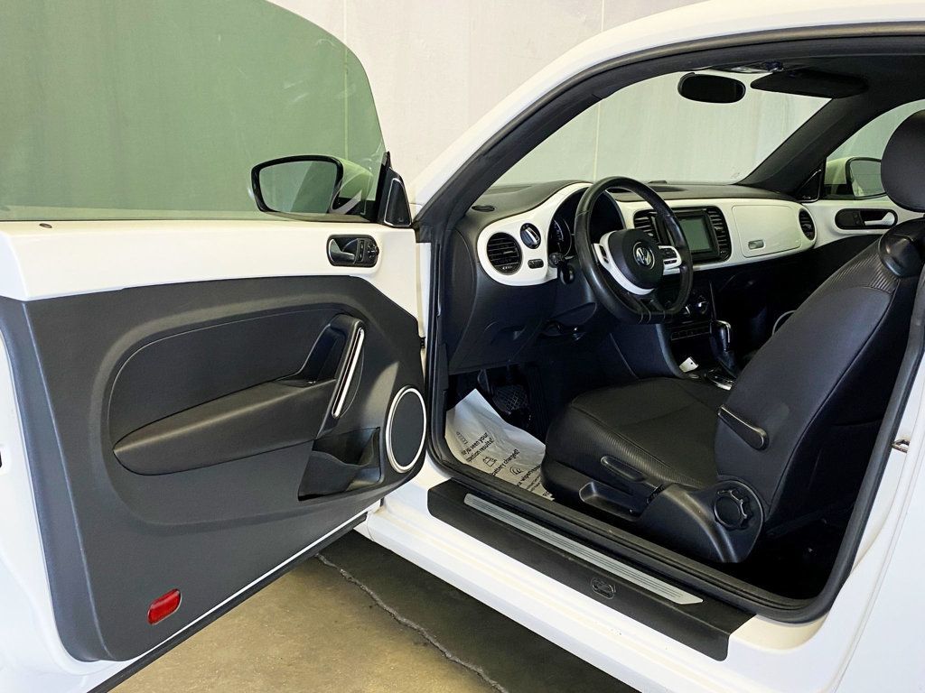 2013 Volkswagen Beetle Coupe 2dr Automatic 2.5L w/Sun/Sound/Nav - 22910908 - 16