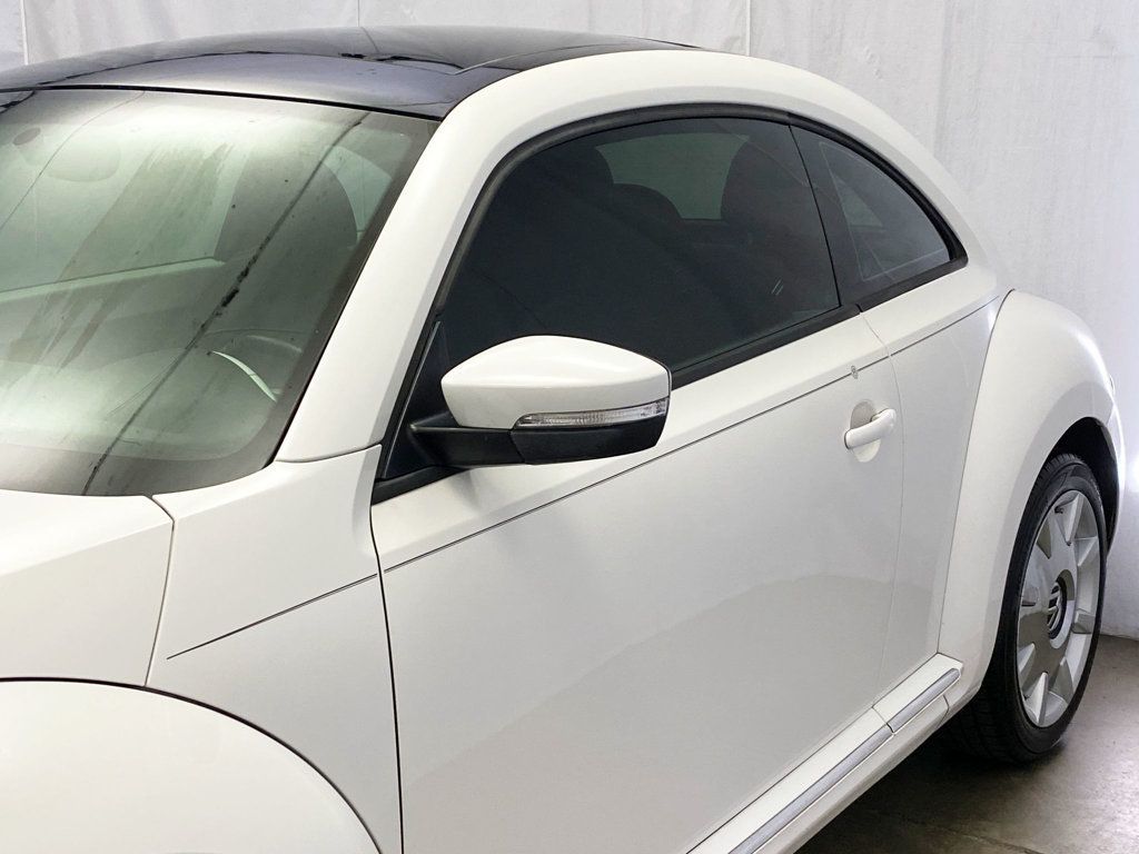 2013 Volkswagen Beetle 2.5L photo 2