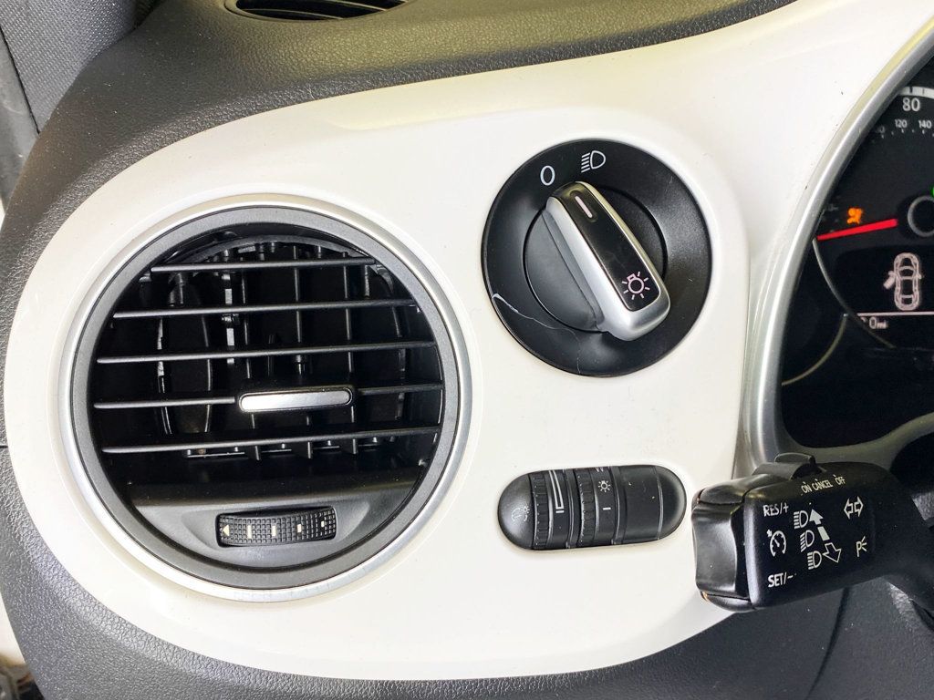 2013 Volkswagen Beetle Coupe 2dr Automatic 2.5L w/Sun/Sound/Nav - 22910908 - 19