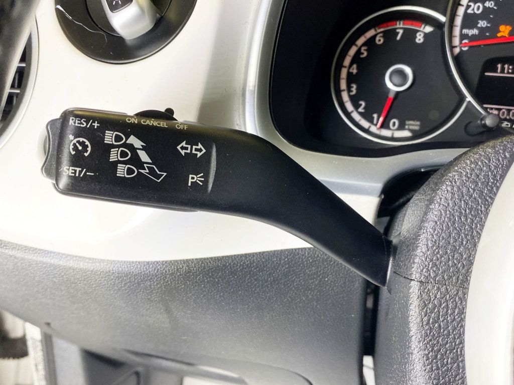 2013 Volkswagen Beetle Coupe 2dr Automatic 2.5L w/Sun/Sound/Nav - 22910908 - 23