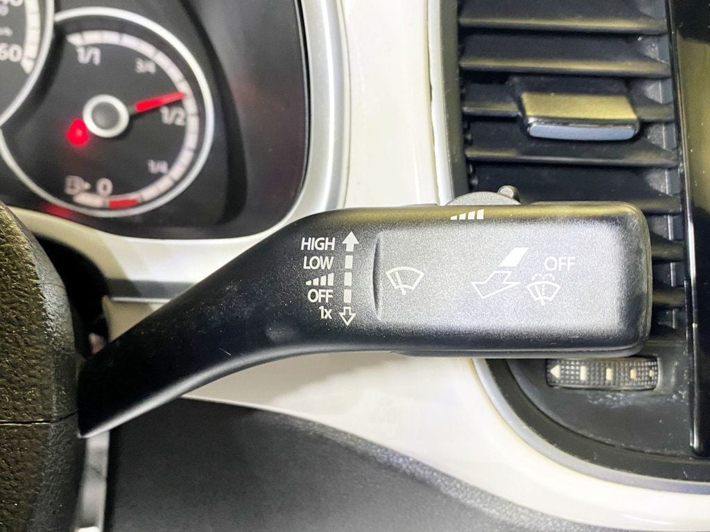 2013 Volkswagen Beetle Coupe 2dr Automatic 2.5L w/Sun/Sound/Nav - 22910908 - 24