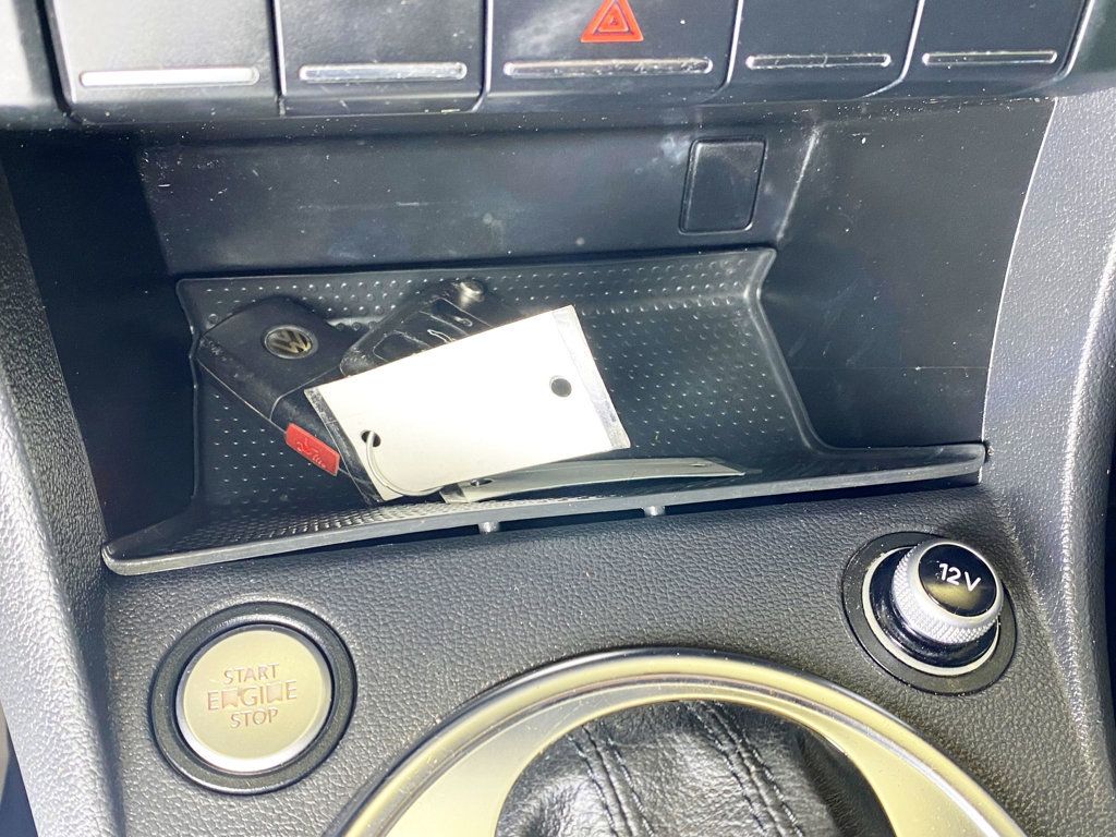 2013 Volkswagen Beetle Coupe 2dr Automatic 2.5L w/Sun/Sound/Nav - 22910908 - 30