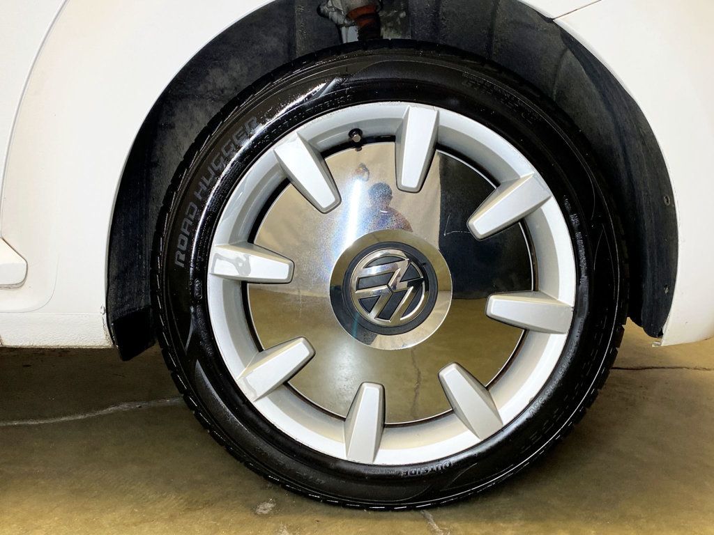 2013 Volkswagen Beetle Coupe 2dr Automatic 2.5L w/Sun/Sound/Nav - 22910908 - 50