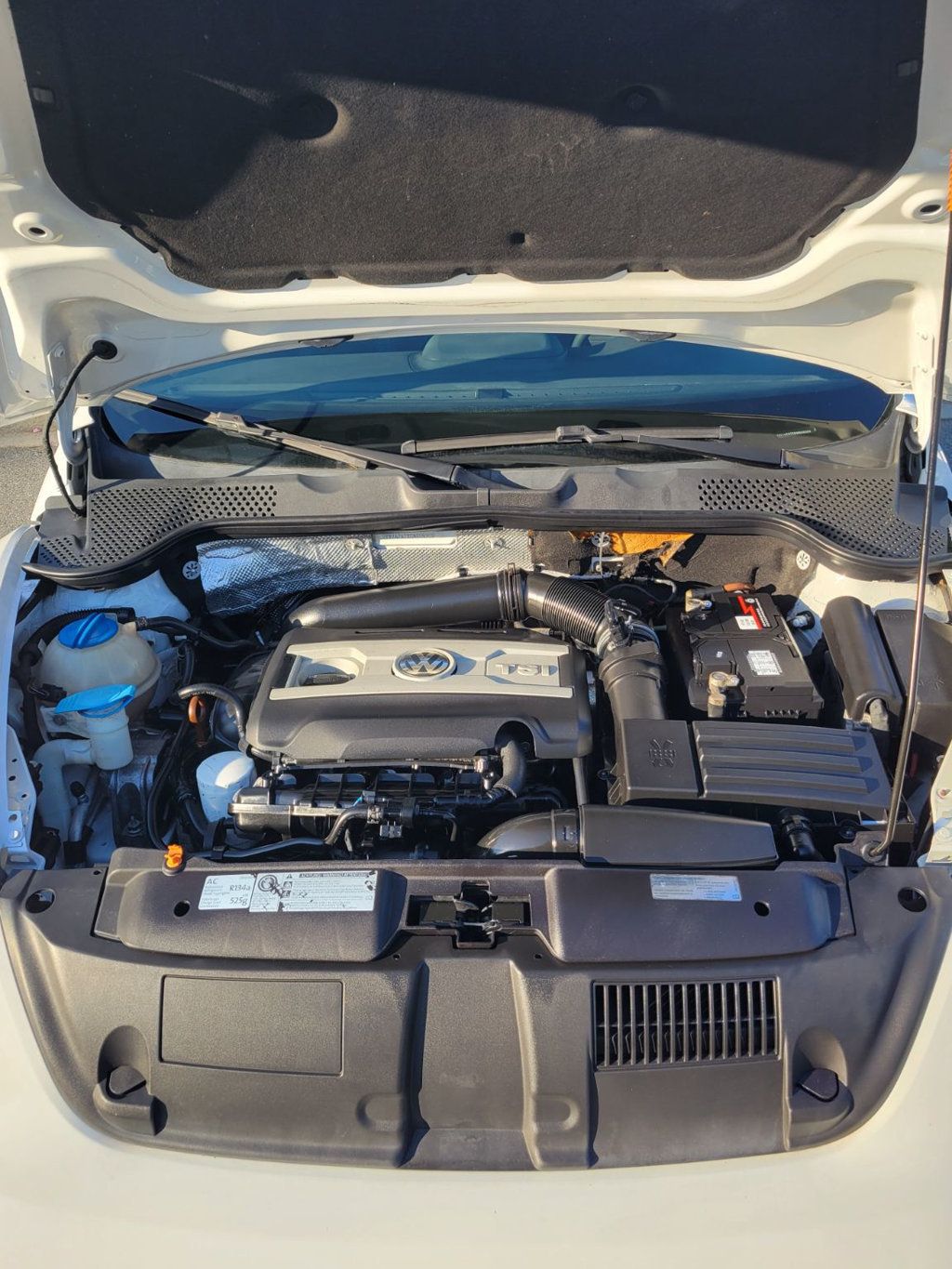 2013 Volkswagen Beetle Turbo photo 25