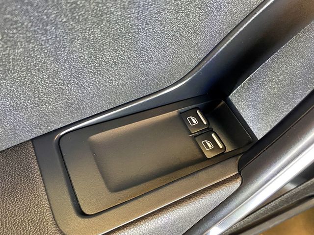 2013 Volkswagen Beetle Coupe 2dr DSG 2.0T Turbo w/Sun/Snd/Nav PZEV *Ltd Avail* - 23002047 - 17