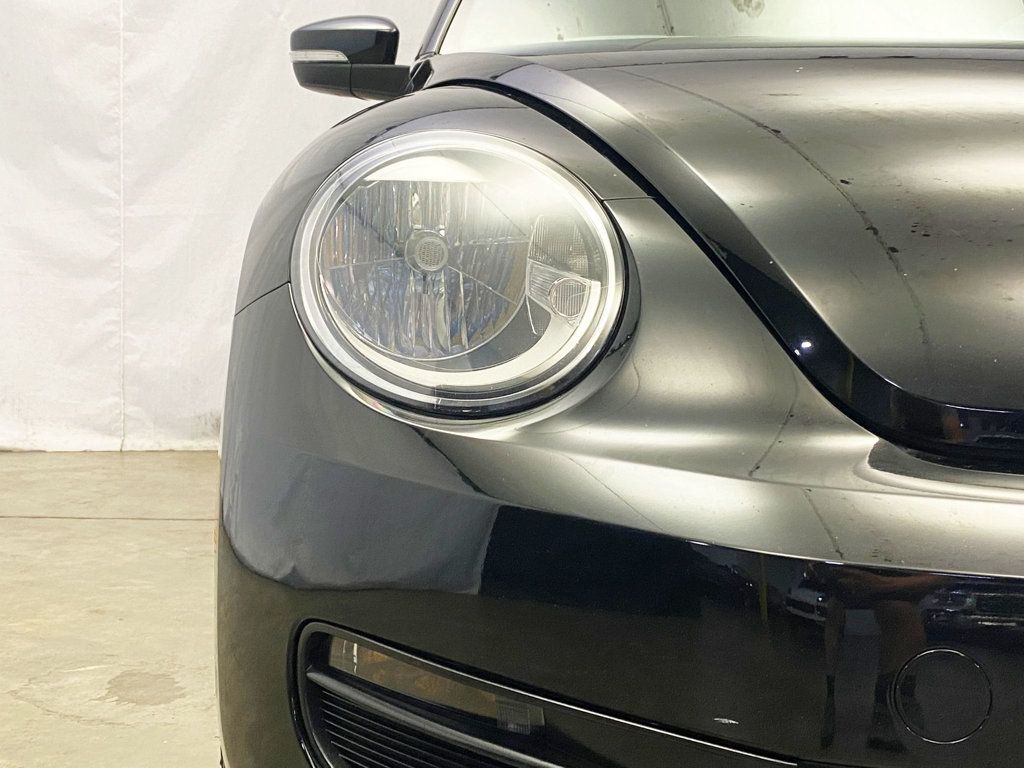 2013 Volkswagen Beetle 2.5L photo 12