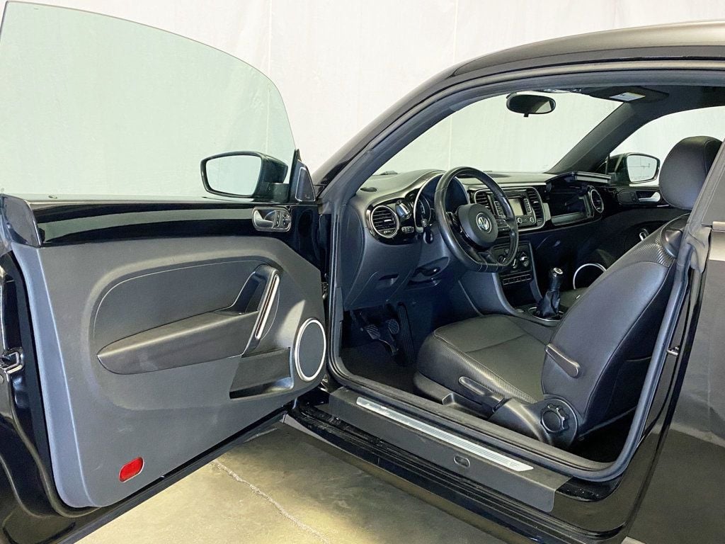 2013 Volkswagen Beetle 2.5L photo 18