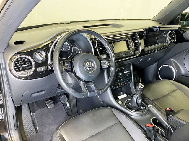 2013 Volkswagen Beetle Coupe 2dr Manual 2.5L w/Sun/Sound/Nav PZEV - 22914362 - 22