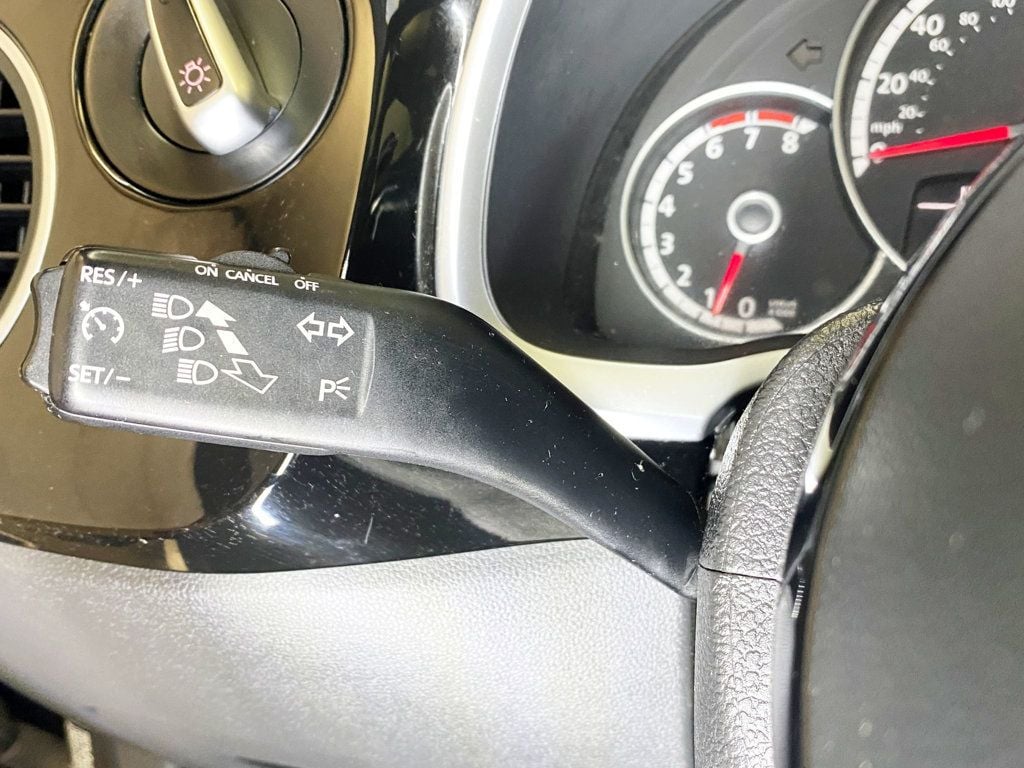 2013 Volkswagen Beetle 2.5L photo 28