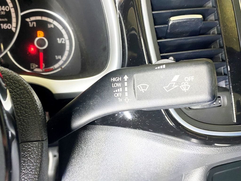 2013 Volkswagen Beetle 2.5L photo 29