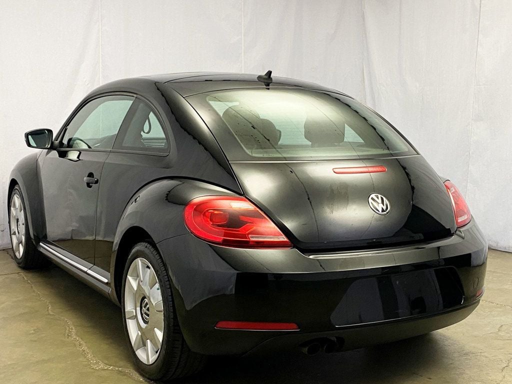 2013 Volkswagen Beetle 2.5L photo 3