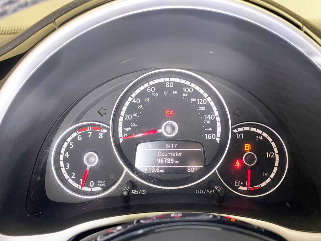 2013 Volkswagen Beetle 2.5L photo 30