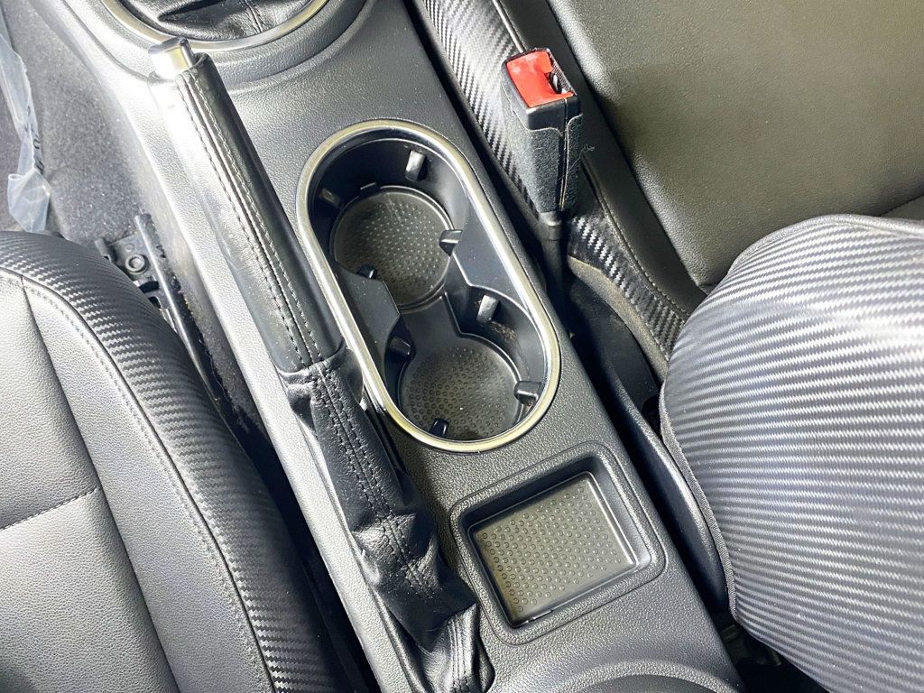 2013 Volkswagen Beetle Coupe 2dr Manual 2.5L w/Sun/Sound/Nav PZEV - 22914362 - 36