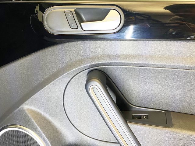 2013 Volkswagen Beetle Coupe 2dr Manual 2.5L w/Sun/Sound/Nav PZEV - 22914362 - 40