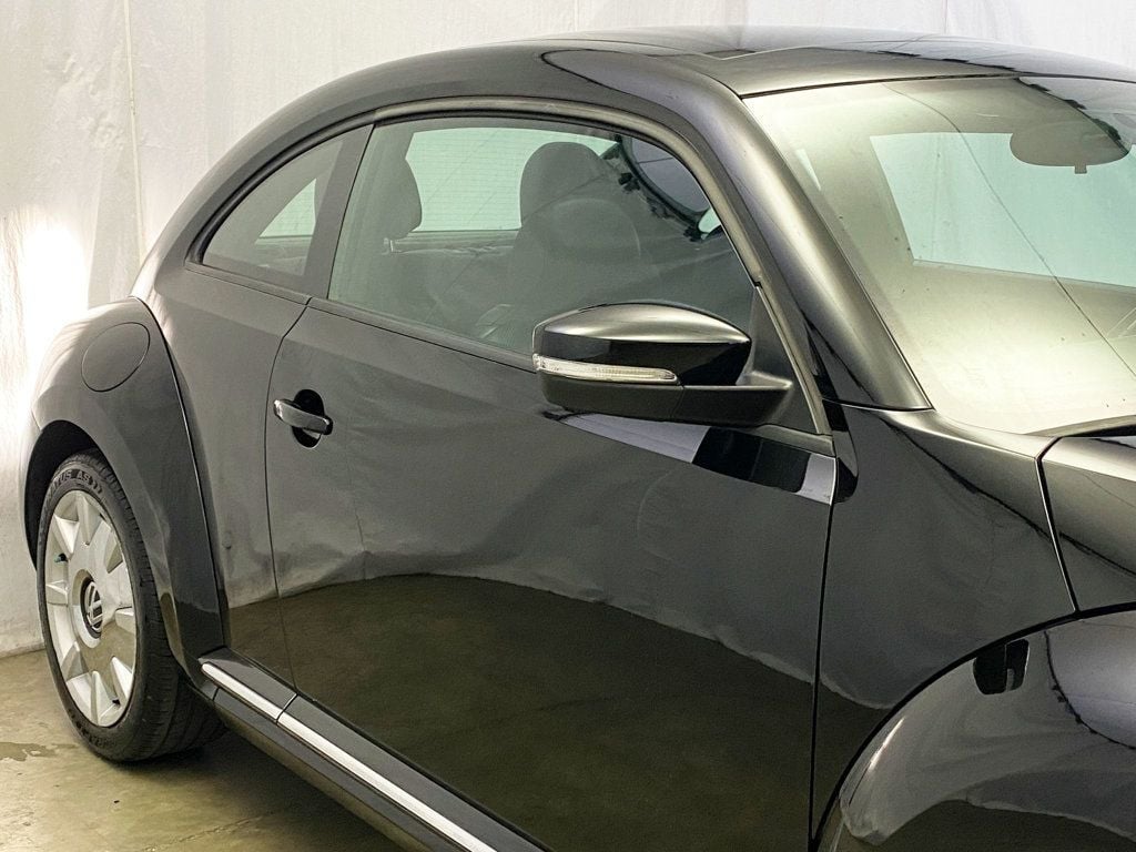 2013 Volkswagen Beetle 2.5L photo 9