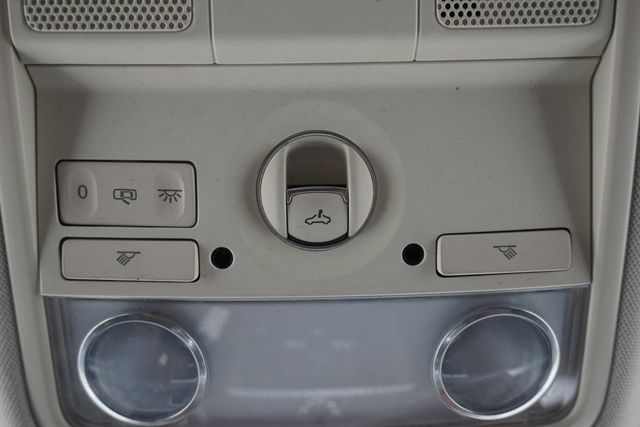 2013 Volkswagen CC 4dr Sedan Lux - 22932241 - 19