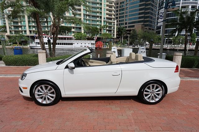 2013 Volkswagen Eos 2dr Convertible Komfort SULEV - 22587023 - 13