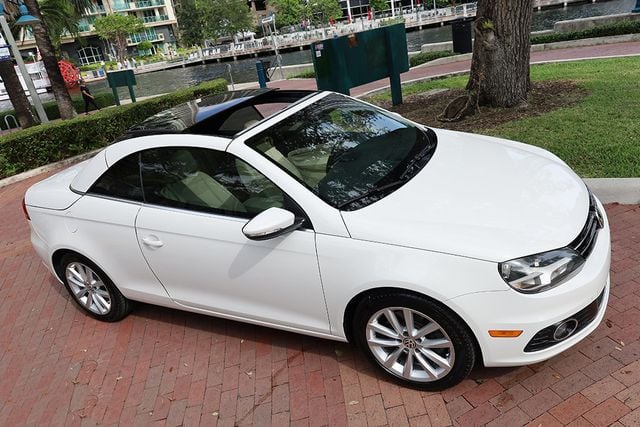 2013 Volkswagen Eos 2dr Convertible Komfort SULEV - 22587023 - 5