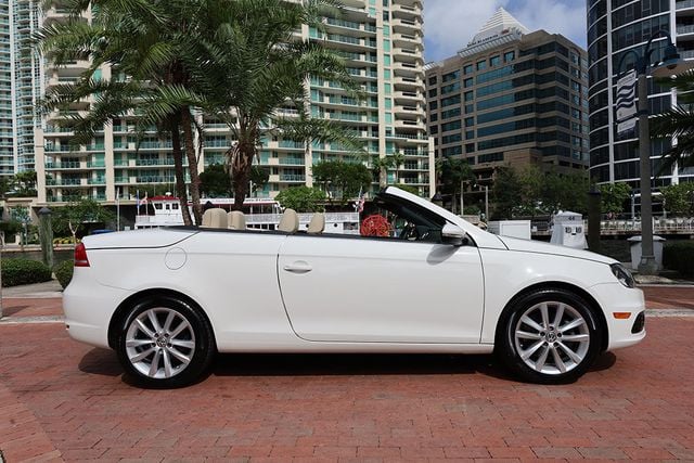 2013 Volkswagen Eos 2dr Convertible Komfort SULEV - 22587023 - 59