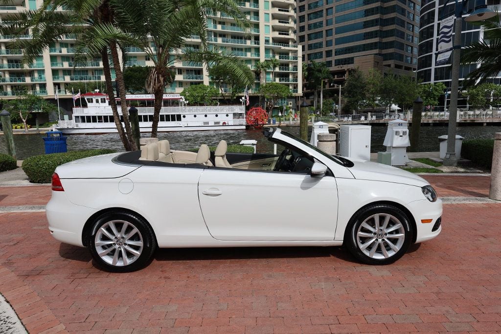 2013 Volkswagen Eos 2dr Convertible Komfort SULEV - 22587023 - 64