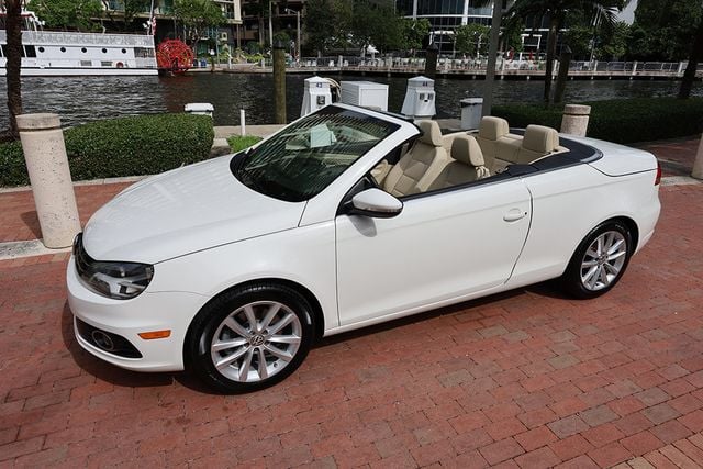 2013 Volkswagen Eos 2dr Convertible Komfort SULEV - 22587023 - 65