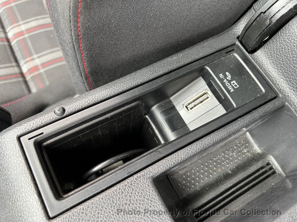 2013 Volkswagen Golf GTI 2-Door Hatchback DSG - 22301960 - 62