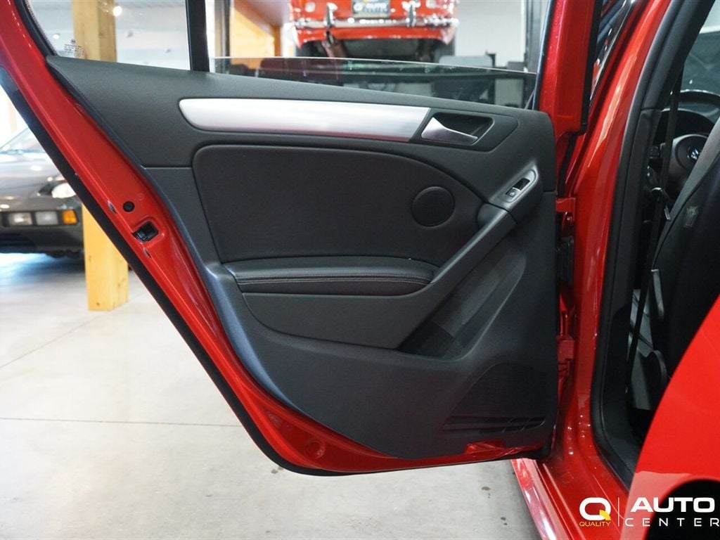 2013 Volkswagen Golf R 4dr Hatchback w/Sunroof & Navi - 22889252 - 10