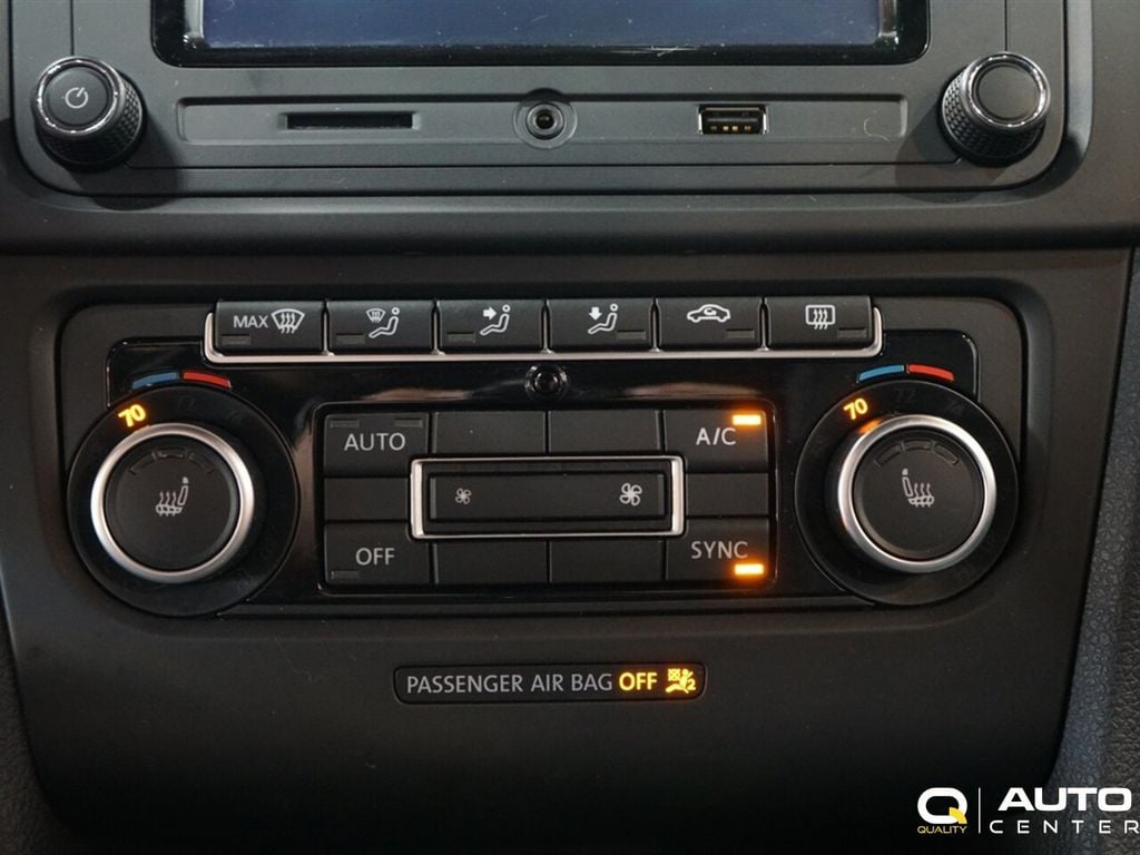 2013 Volkswagen Golf R 4dr Hatchback w/Sunroof & Navi - 22889252 - 29