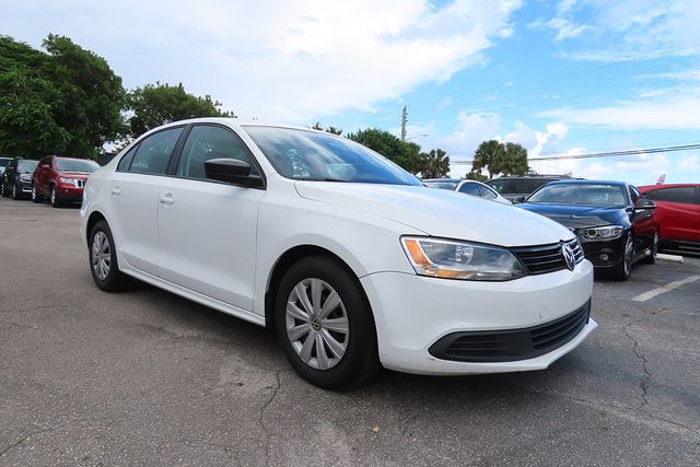 2013 VOLKSWAGEN JETTA BASE - 22100964 - 0