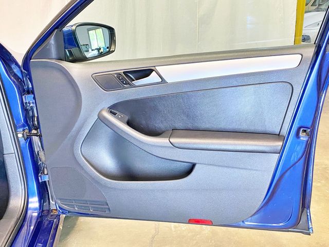 2013 Volkswagen Jetta Sedan  - 23027152 - 26