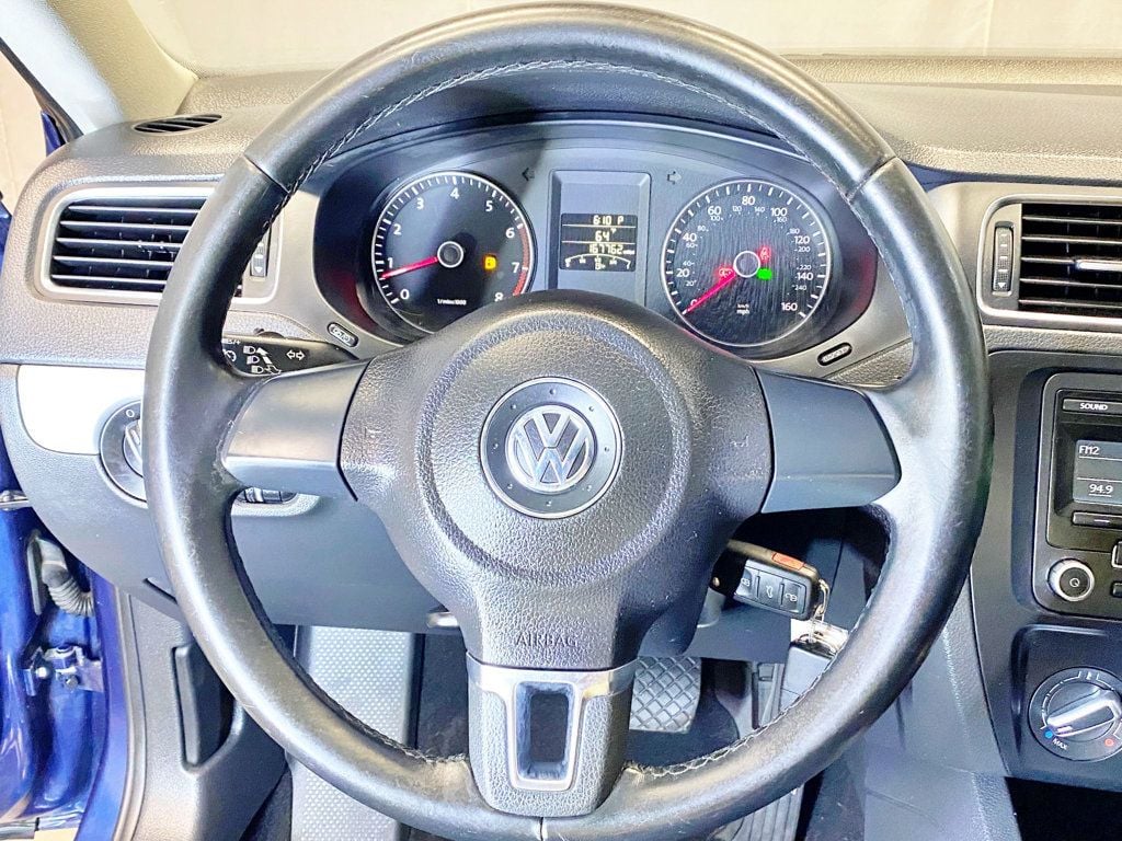 2013 Volkswagen Jetta Sedan  - 23027152 - 30
