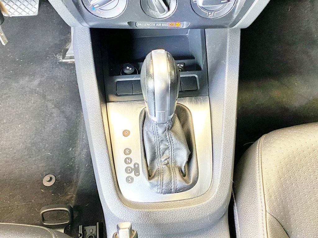 2013 Volkswagen Jetta Sedan  - 23027152 - 32