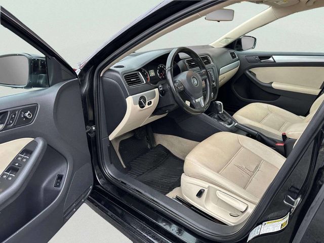 2013 Volkswagen Jetta Sedan 4dr Automatic SE w/Convenience - 22961858 - 11
