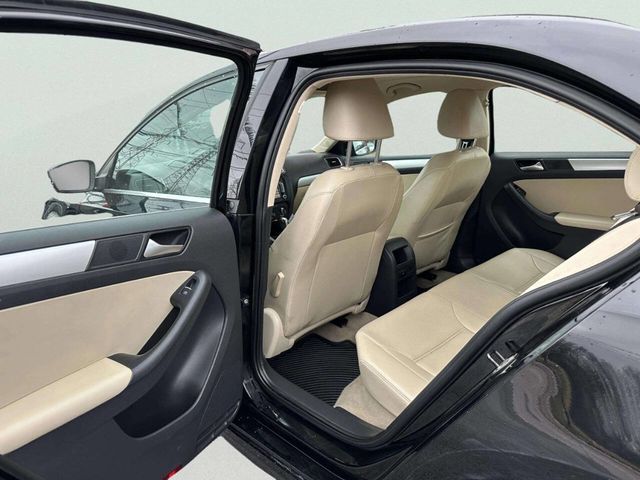 2013 Volkswagen Jetta Sedan 4dr Automatic SE w/Convenience - 22961858 - 14