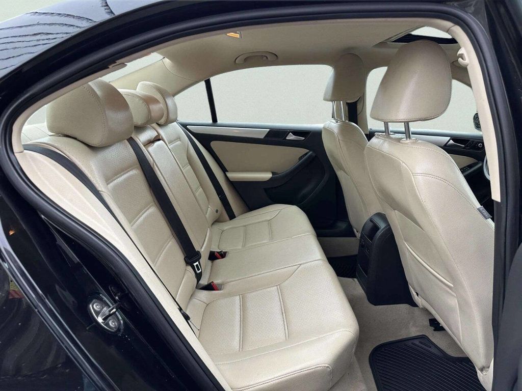 2013 Volkswagen Jetta Sedan 4dr Automatic SE w/Convenience - 22961858 - 17