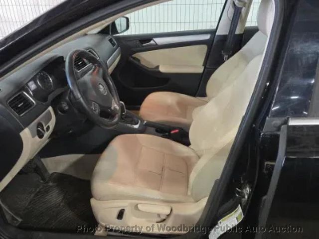 2013 Volkswagen Jetta Sedan SE - 22991843 - 4