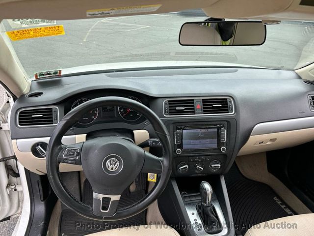 2013 Volkswagen Jetta Sedan SE - 23007157 - 6