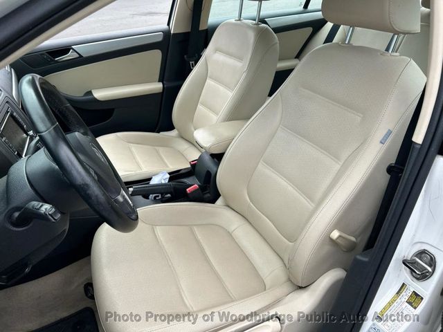 2013 Volkswagen Jetta Sedan SE - 23007157 - 8