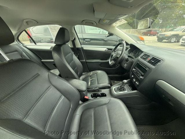 2013 Volkswagen Jetta Sedan SE - 23075450 - 9