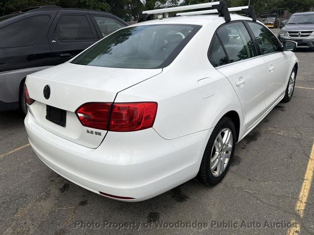 2013 Volkswagen Jetta Sedan SE - 23075450 - 3