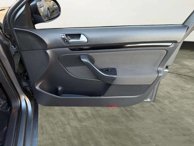 2013 Volkswagen Jetta SportWagen SportWagen SE PZEV 4dr Wagon - 22962833 - 28