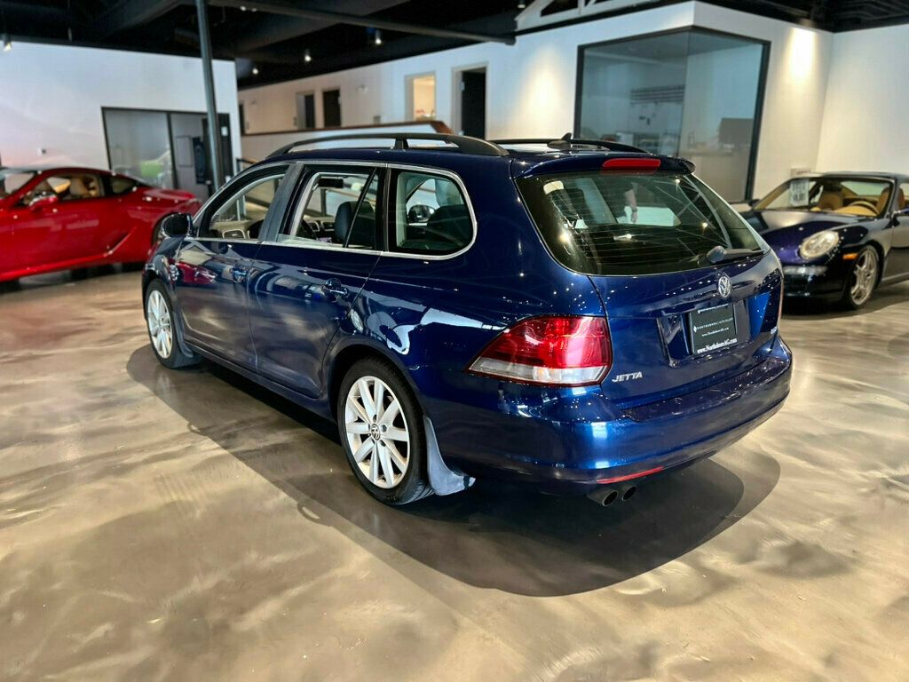 2013 Volkswagen Jetta SportWagen TDI photo 3