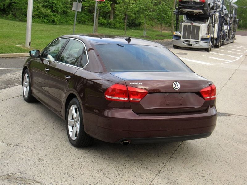 2013 Volkswagen Passat 4dr Sedan 2.5L Automatic SE - 22419432 - 11