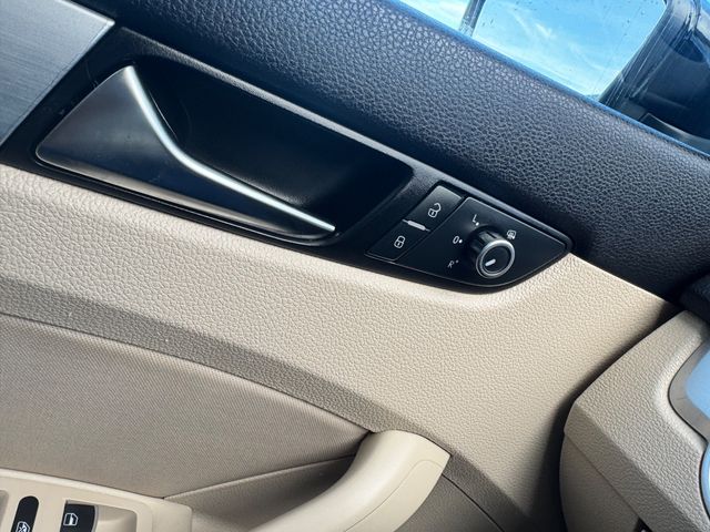 2013 Volkswagen Passat 4dr Sedan 2.5L Automatic SE - 23081326 - 11