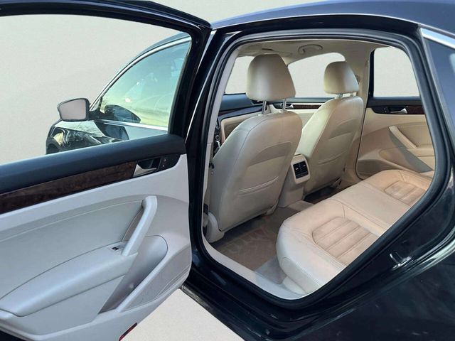 2013 Volkswagen Passat 4dr Sedan 2.5L Automatic SEL Premium - 22985457 - 14